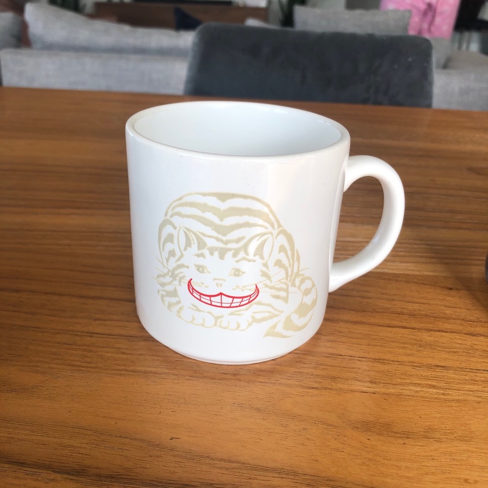 Cheshire Cat color changing coffee cup vintage
